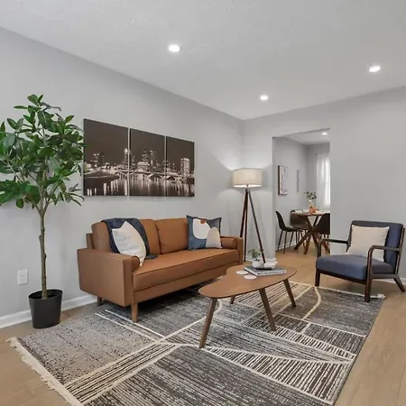 The Schumacher Townhouse - 2 Br