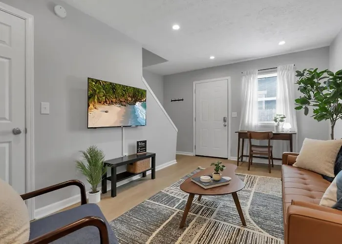 The Schumacher Townhouse - 2 Br