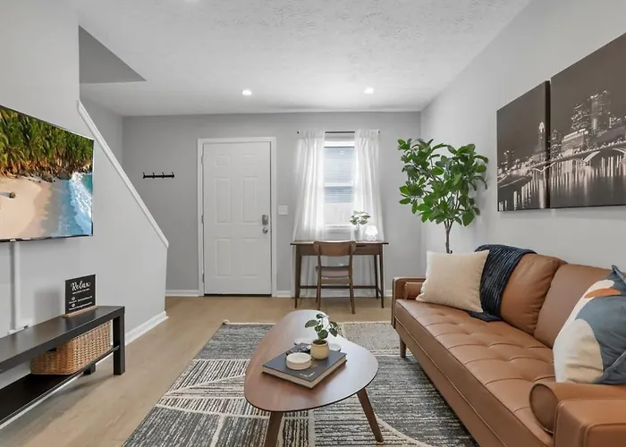 The Schumacher Townhouse - 2 Br Columbus